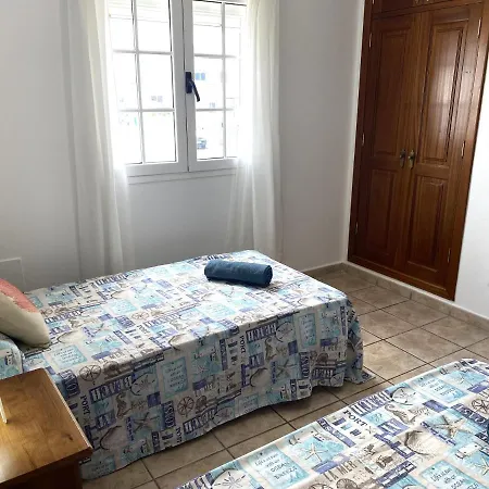 Blanca Frente Al Mar