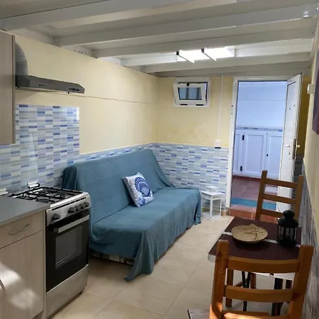 Blanca Frente Al Mar *