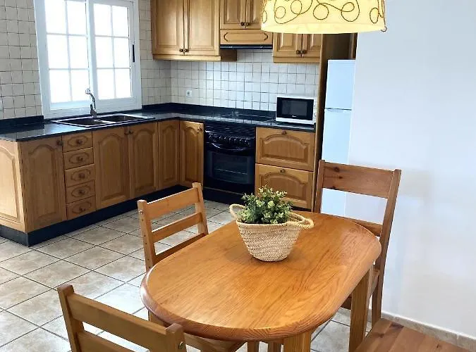 Blanca Frente Al Mar