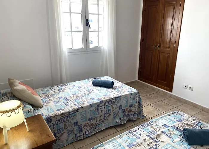 Blanca Frente Al Mar