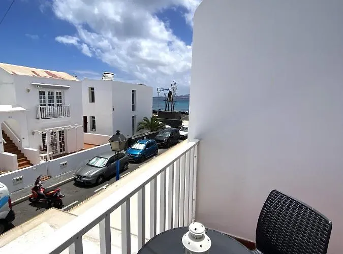 Blanca Frente Al Mar *